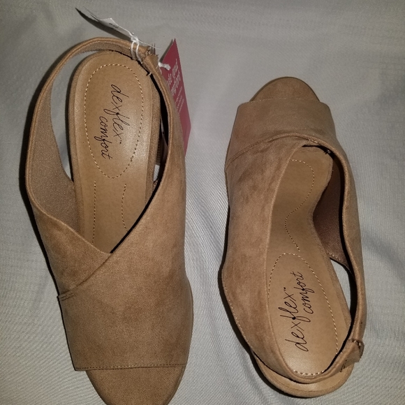 Women's Sandals - Picture 3 of 3